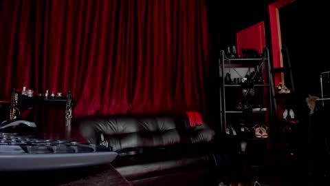 MissPuffyLove online show from 03.04.25