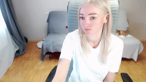 Polly online show from 04.19.26