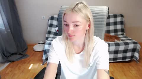 Snapshot of puma_ma chatting on 05.17.26 Polly online show from 05.17.26