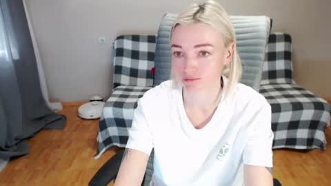 Snapshot of puma_ma chatting on 05.18.26 Polly online show from 05.18.26