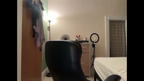 Snapshot of pumpkin_bunny chatting on 11.11.25 Pumpkin bunny online show from 11.11.25