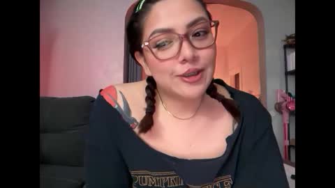 Snapshot of pumpkin_bunny chatting on 12.21.25 Pumpkin bunny online show from 12.21.25