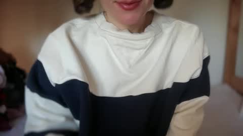 Snapshot of pumpkin_xo chatting on 11.21.25 Madison Oak online show from 11.21.25