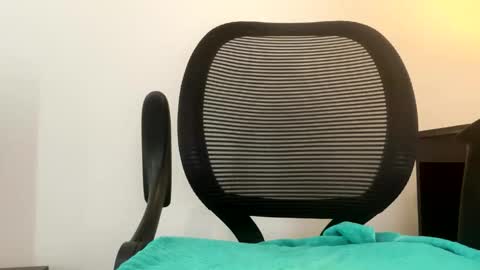 punkerboi182 online show from 04.16.26