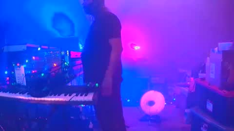 punkrunr083 online show from 04.26.26