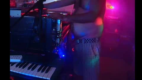 punkrunr083 online show from 06.03.26