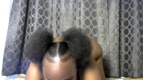 Snapshot of pure_seductive chatting on 06.19.26 pure_seductive online show from 06.19.26