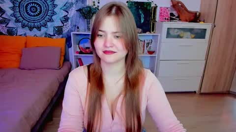 Snapshot of purehanna chatting on 12.05.25 Miss Hanna online show from 12.05.25