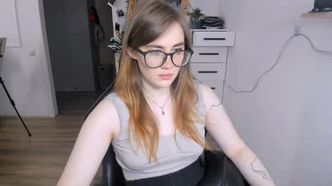 Snapshot of pureheartt chatting on 09.11.25 I am Mila online show from 09.11.25