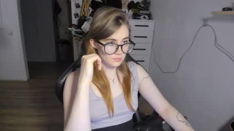 Snapshot of pureheartt chatting on 09.23.25 I am Mila online show from 09.23.25