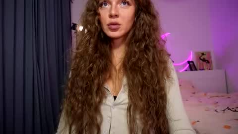 Snapshot of purple_baby chatting on 10.10.25 Sasha  wait you here 6 of November. will celebrate my B- day online show from 10.10.25