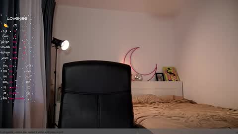 Snapshot of purple_baby chatting on 10.31.25 Sasha  wait you here 6 of November. will celebrate my B- day online show from 10.31.25