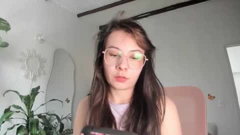 Snapshot of purple_opal chatting on 04.17.26 Vero online from Tuesday to Sunday online show from 04.17.26