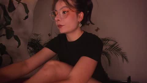 Snapshot of purple_opal chatting on 05.28.26 Vero online from Tuesday to Sunday online show from 05.28.26