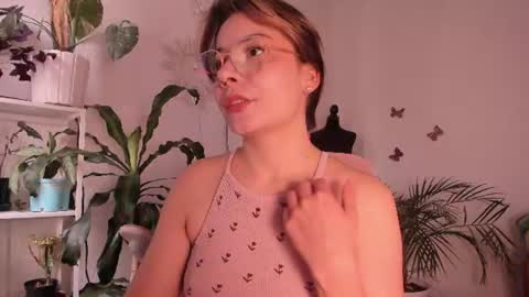 Snapshot of purple_opal chatting on 07.09.26 Vero online from Tuesday to Sunday online show from 07.09.26