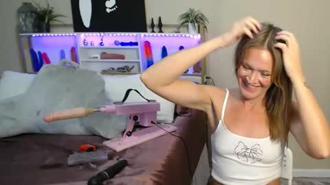 Snapshot of purple_sub chatting on 12.05.25 Purple online show from 12.05.25