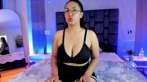 Snapshot of purpleheart_fg chatting on 05.27.26 Karol online show from 05.27.26