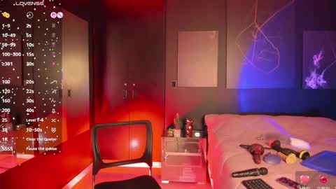 Laura  online show from 11.06.25