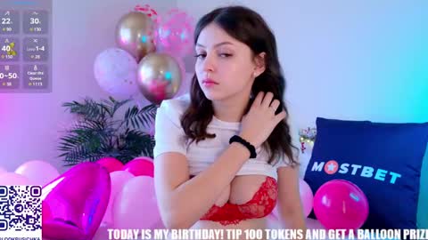 Snapshot of pusichka_ chatting on 12.16.24 Diana    Onlyfans  online show from 12.16.24