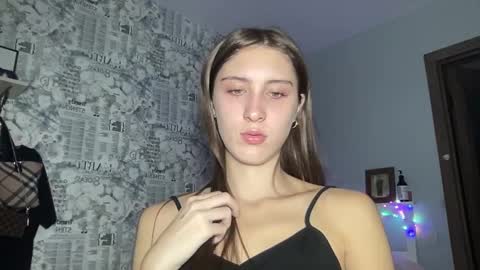 Snapshot of pussygir007 chatting on 01.06.25 pussygirl007 online show from 01.06.25