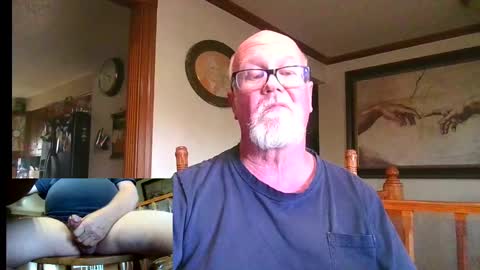 Snapshot of pussylover1365 chatting on 10.10.25 pussylover1365 online show from 10.10.25