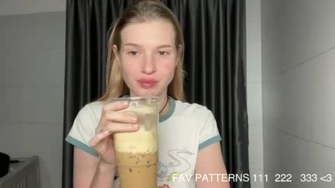 Snapshot of pussymoneywet chatting on 07.12.26 Lina online show from 07.12.26