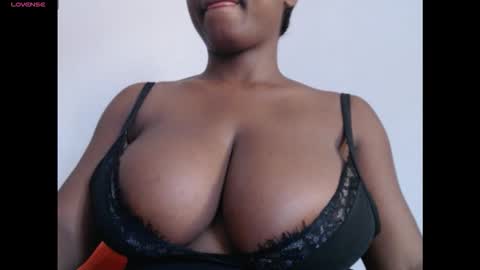 Snapshot of pussyxcockx chatting on 02.13.26 pussyxcockx online show from 02.13.26