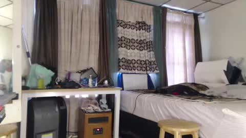 Snapshot of putiputi4u chatting on 01.02.25 putiputi4u online show from 01.02.25