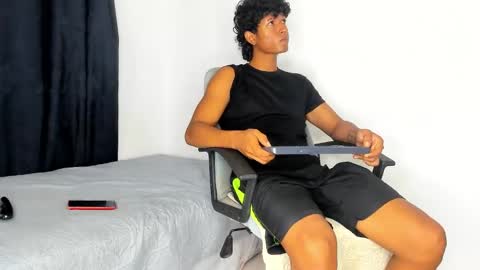 Snapshot of pyke_cum chatting on 01.08.25 pyke_cum online show from 01.08.25