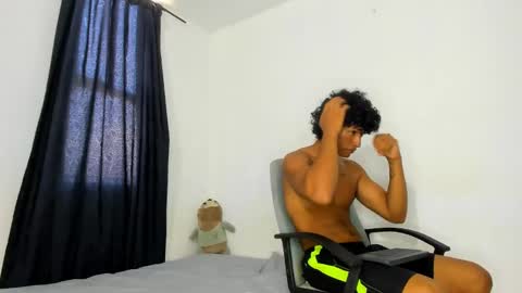 Snapshot of pyke_cum chatting on 01.08.25 pyke_cum online show from 01.08.25