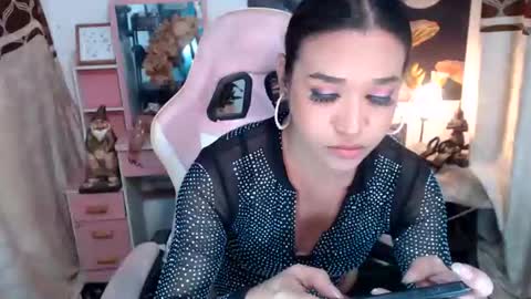 Queen Agatha online show from 11.06.25