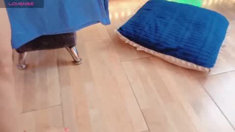 Queen And King online show from 02.11.25