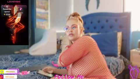 Queen And King online show from 03.11.25