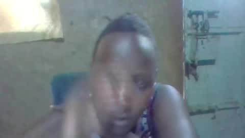 Snapshot of queen014 chatting on 11.13.25 queen014 online show from 11.13.25