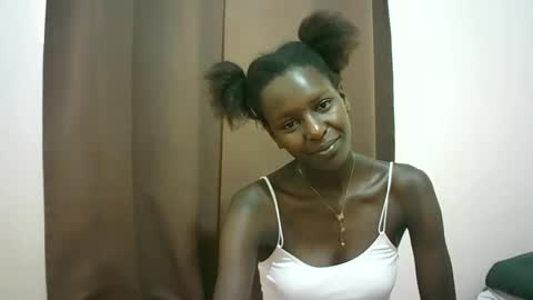 Snapshot of queen_0012 chatting on 04.18.26 asher online show from 04.18.26