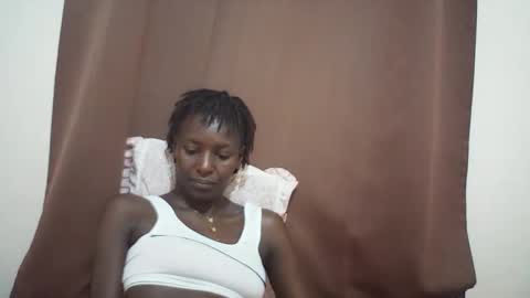 Snapshot of queen_0012 chatting on 05.05.26 asher online show from 05.05.26