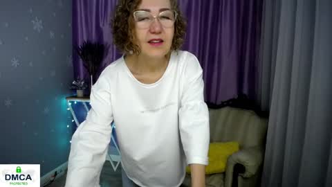 Snapshot of queen_a_n_i chatting on 05.25.26 A N I Ill be here on December 1st online show from 05.25.26