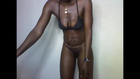 queen_abito online show from 02.04.25