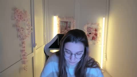 Snapshot of queen_amelie chatting on 04.29.26 Amelie online show from 04.29.26