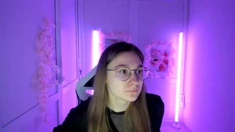 Snapshot of queen_amelie chatting on 05.04.26 Amelie online show from 05.04.26