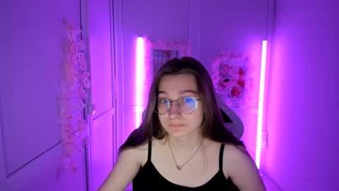 Snapshot of queen_amelie chatting on 05.08.26 Amelie online show from 05.08.26