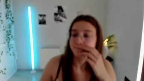 Snapshot of queen_amelie chatting on 07.12.26 Amelie online show from 07.12.26