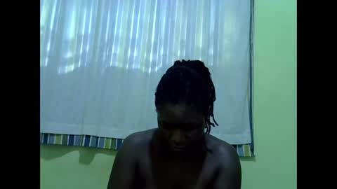 queen_diva01 online show from 04.28.26