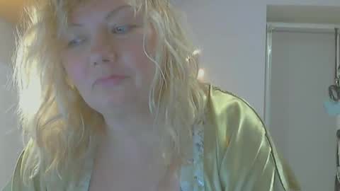 Snapshot of queen_jane8 chatting on 02.22.25 queen_jane8 online show from 02.22.25