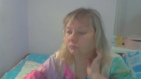 Snapshot of queen_jane8 chatting on 11.19.25 queen_jane8 online show from 11.19.25