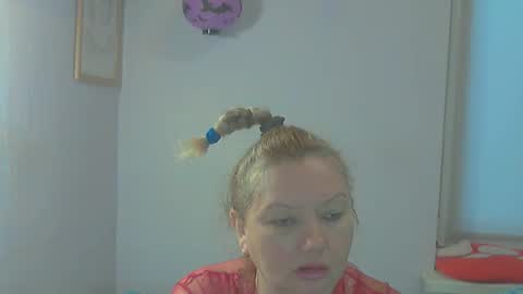 Snapshot of queen_jane8 chatting on 02.18.26 queen_jane8 online show from 02.18.26