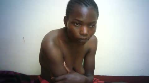 Snapshot of queen_joan chatting on 02.19.25 queen_joan online show from 02.19.25