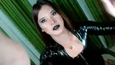 Kendal  online here from 6am-3pm philippine time online show from 09.10.25