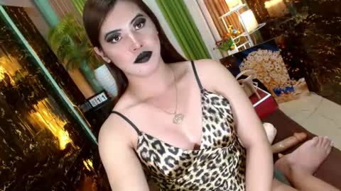 Snapshot of queen_kendalx19 chatting on 07.11.26 Kendal online here from 6am-3pm philippine time online show from 07.11.26