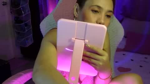 QueenHennessy online show from 03.01.26